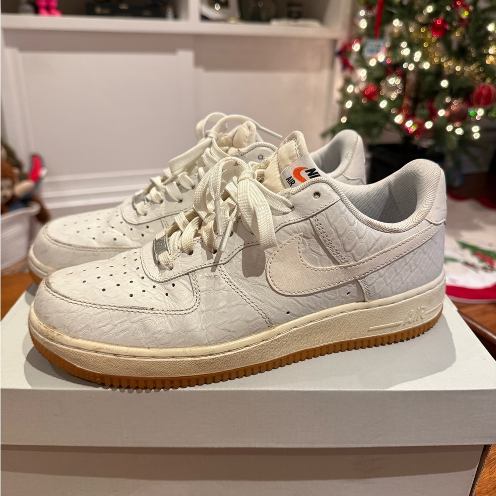 Nike White Textured Sneakers